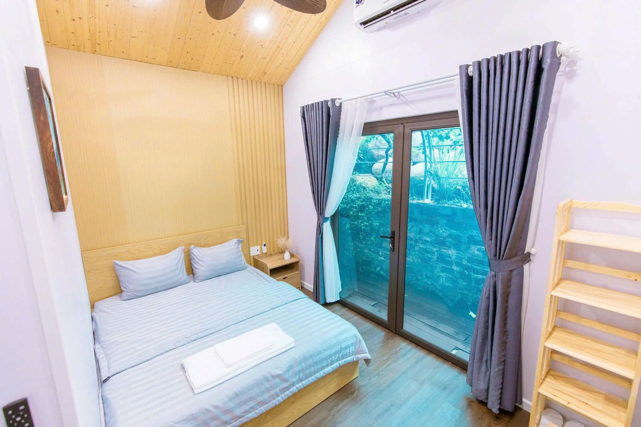 Giường ngủ trong cabin tam giác
