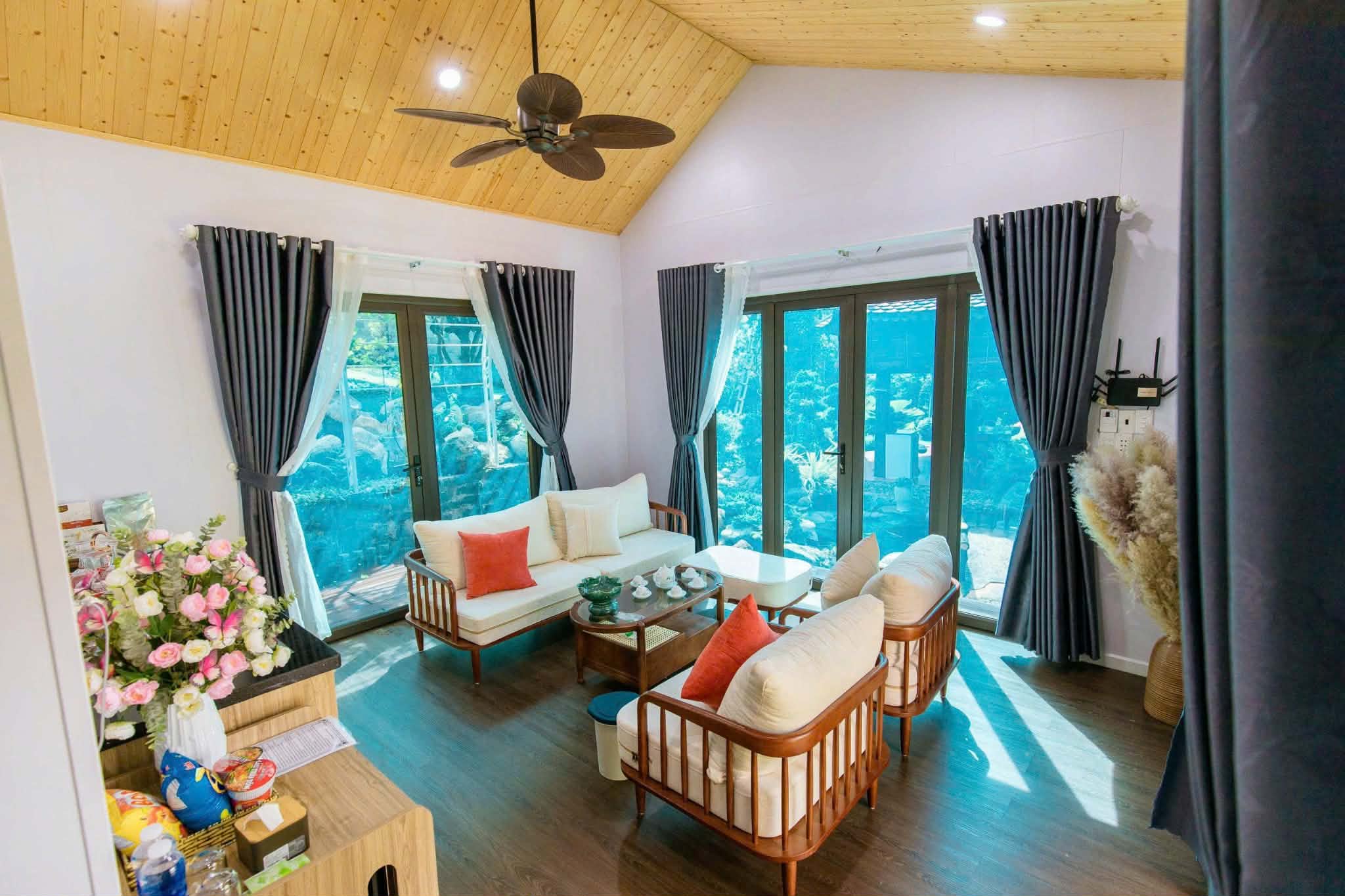 Giường ngủ trong cabin tam giác
