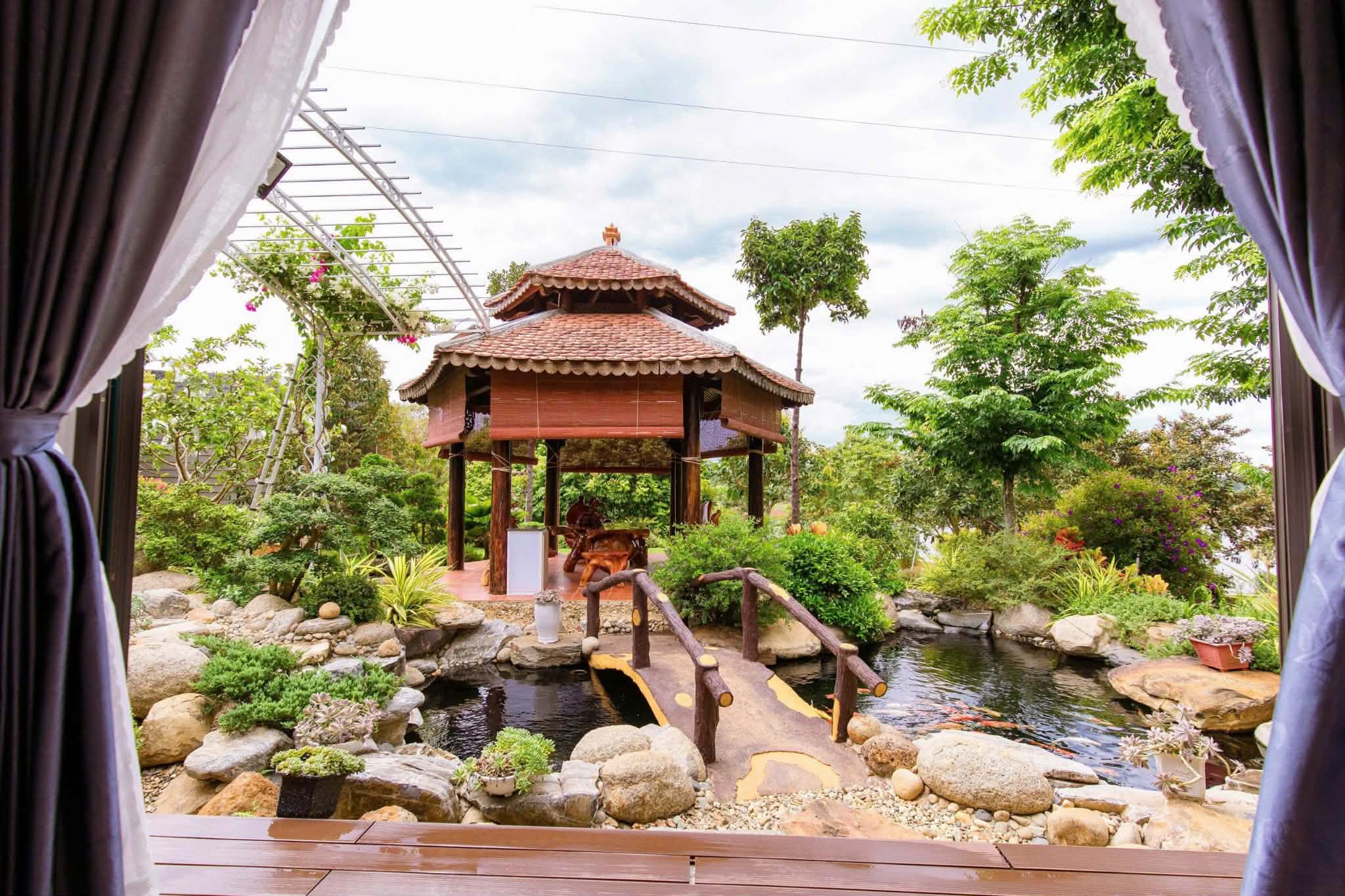 Nhà tắm trong cabin tam giác